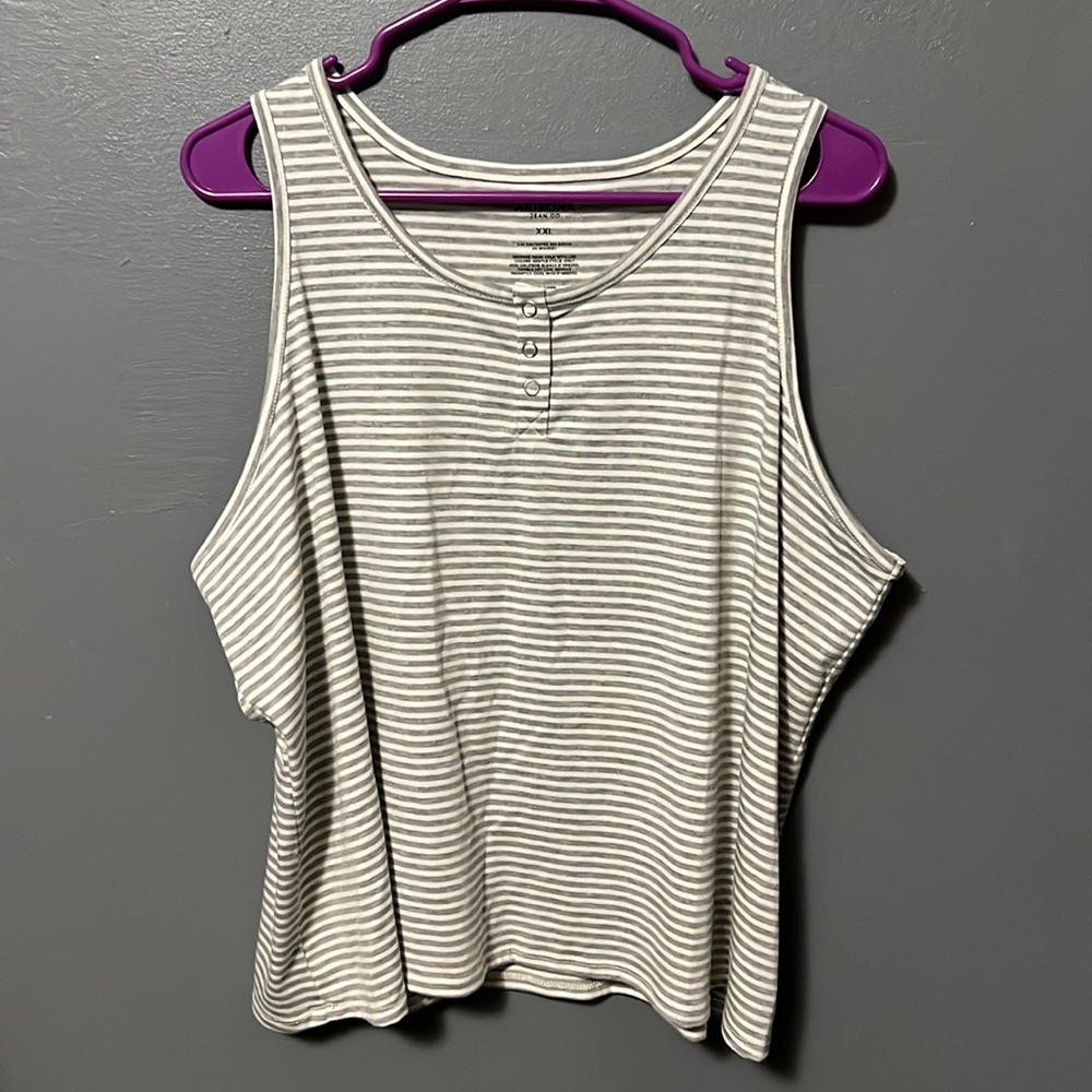 Arizona Jean Co Women’s White and Grey Stripe Sleeveless Button Top Size XXL